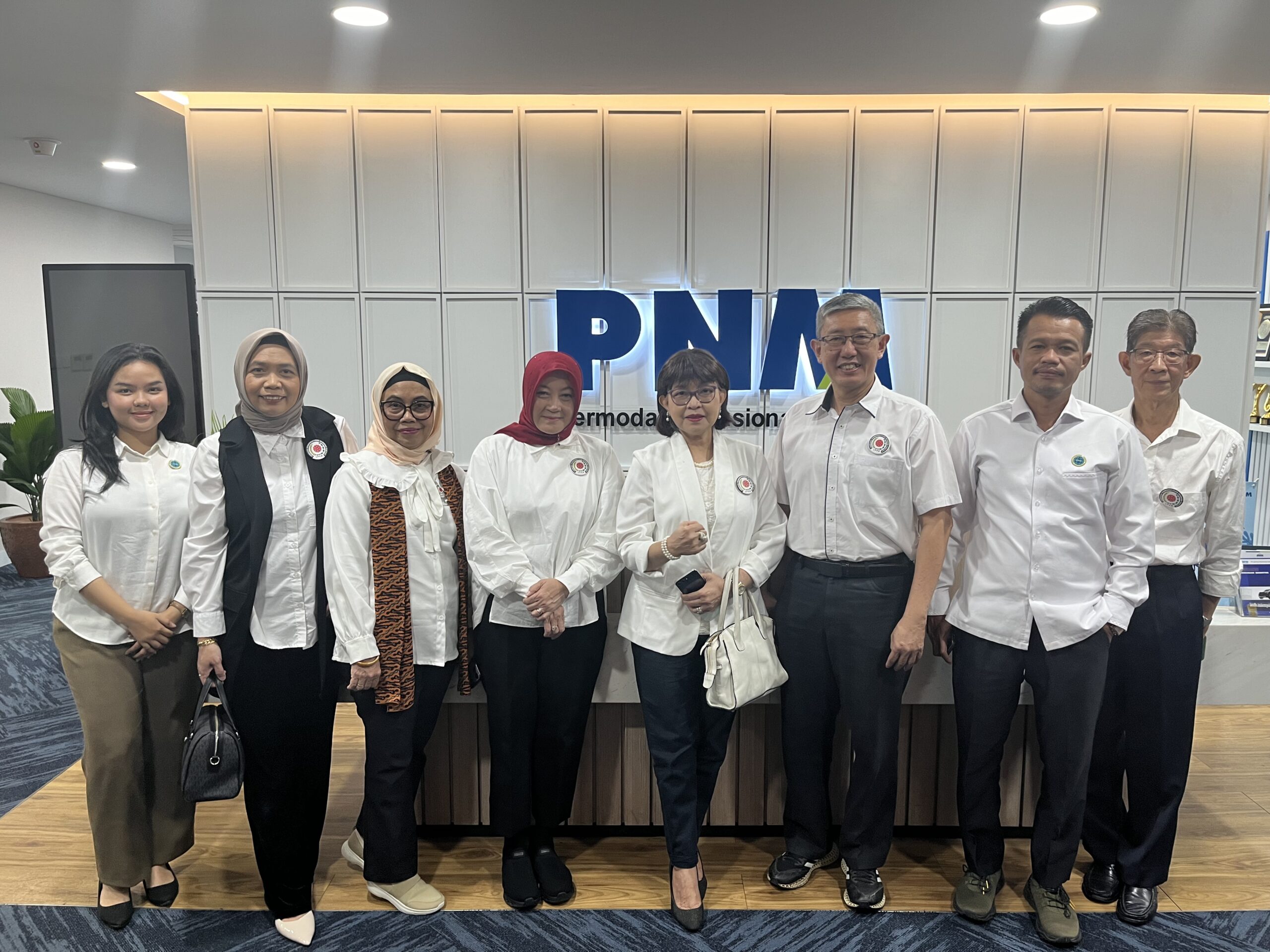 LPER MELAKUKAN PENJAJAGAN PEMBIAYAAN MELALUI PNM UNTUK MEMAJUKAN KOPERASI DAN UMKM DI INDONESIA