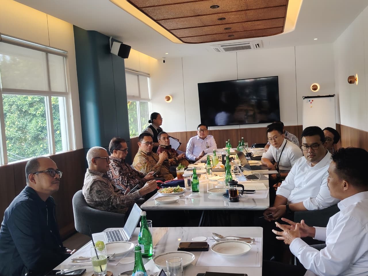 Koperasi LPER Bersama Kementan dan BUMN Pangan Bahas Percepatan Hilirisasi Ayam Terintegrasi